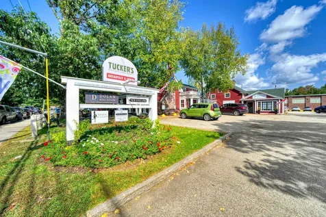 207 Main Street New London NH 03257