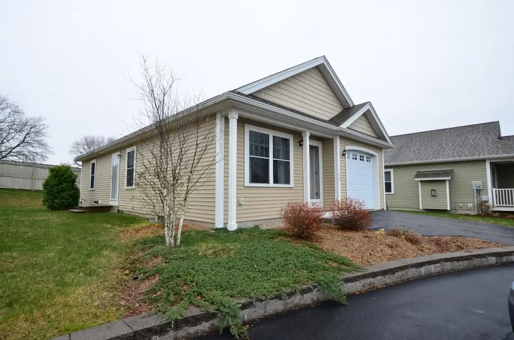 11 Stinson Drive Nashua, NH Real Estate Property MLS 4992637