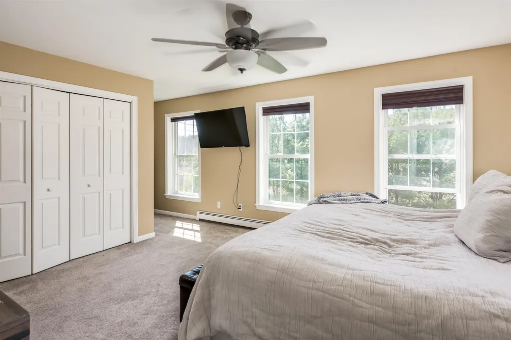 4 Sullivan Drive East Kingston NH 03827