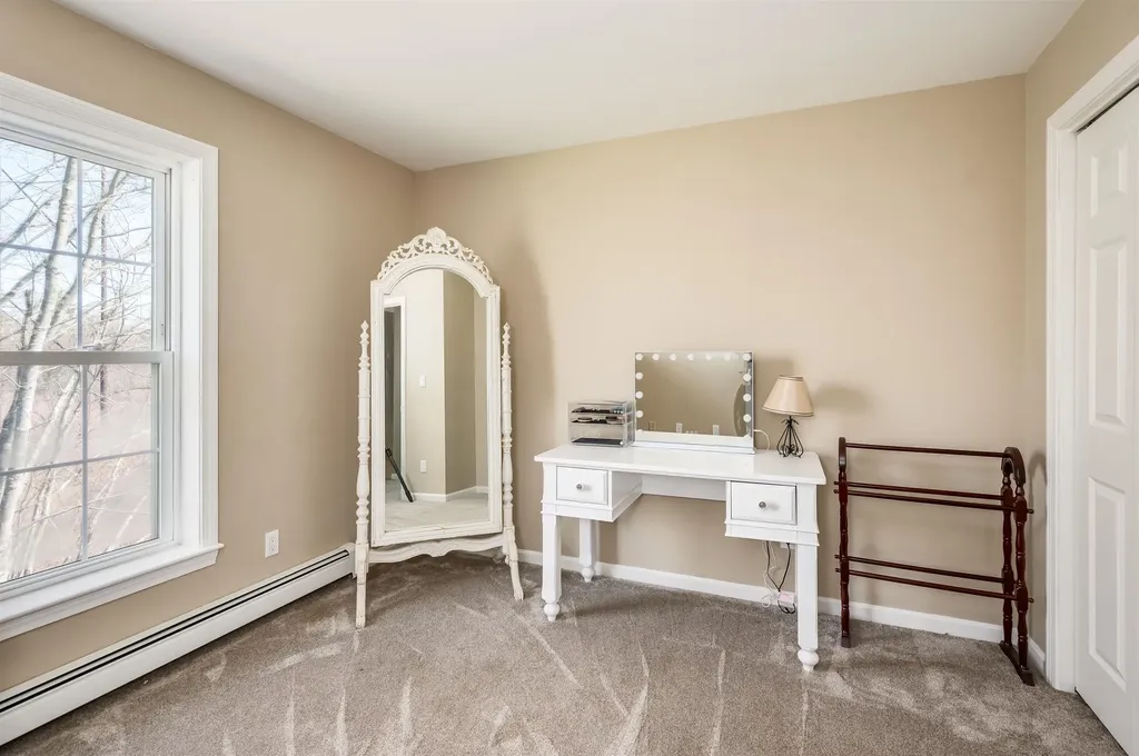 4 Sullivan Drive East Kingston NH 03827