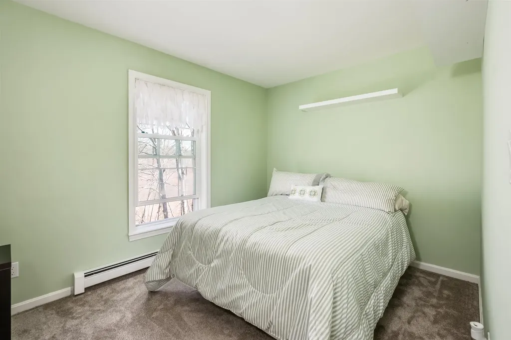 4 Sullivan Drive East Kingston NH 03827