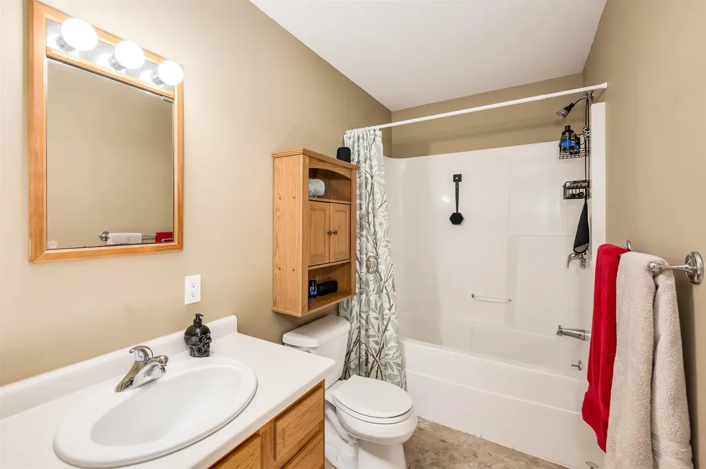 4 Sullivan Drive East Kingston NH 03827