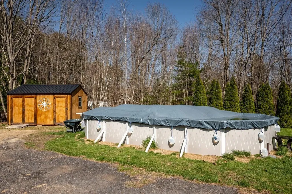 4 Sullivan Drive East Kingston NH 03827