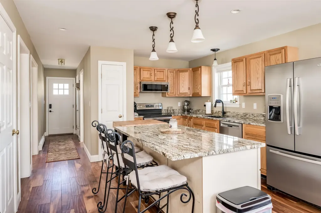 4 Sullivan Drive East Kingston NH 03827