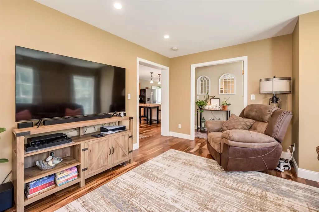 4 Sullivan Drive East Kingston NH 03827