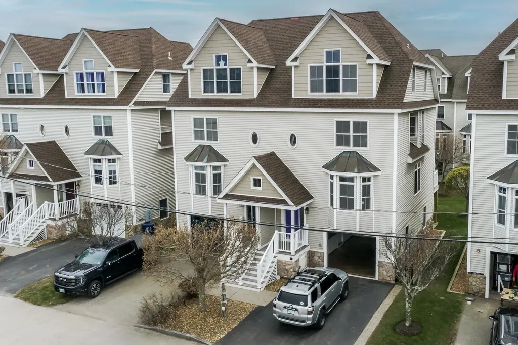 19 Duston Avenue Hampton NH 03842