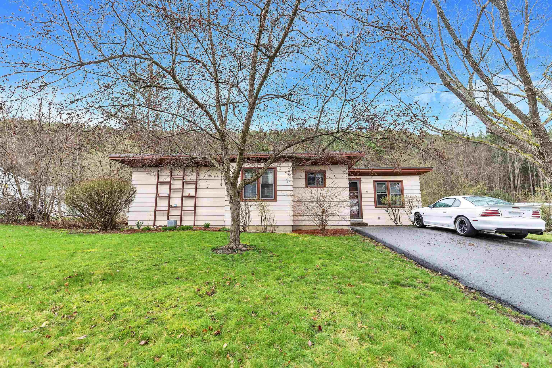 30 Hillside Avenue Keene NH 03431