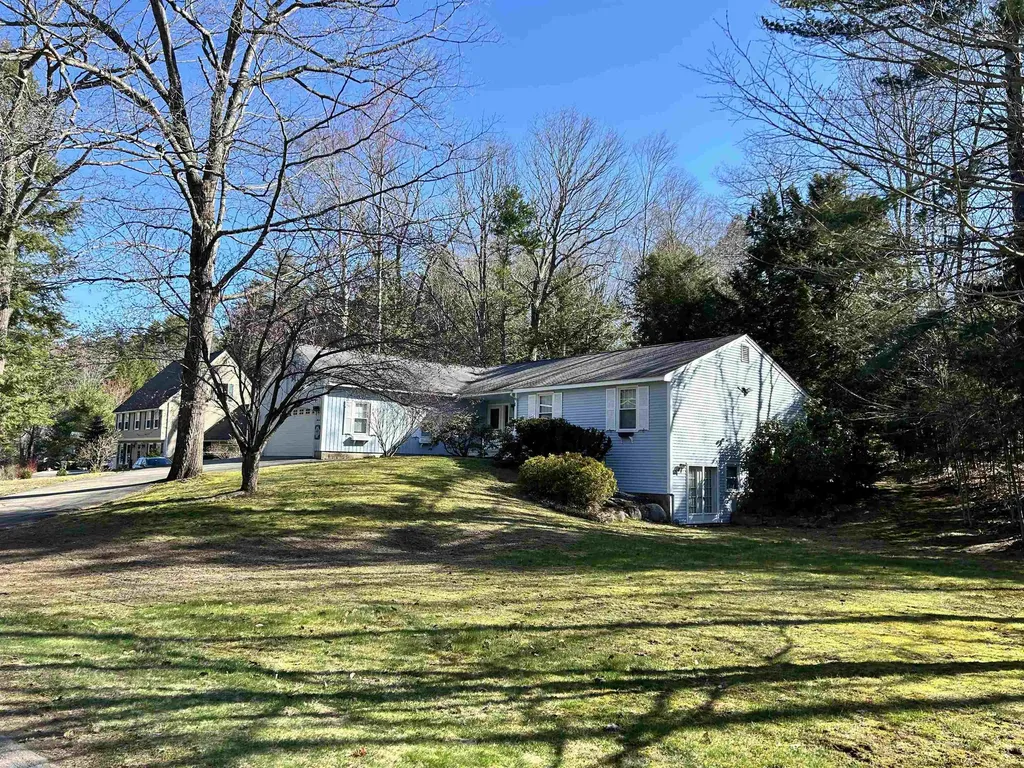 11 Penny Lane Laconia NH 03246