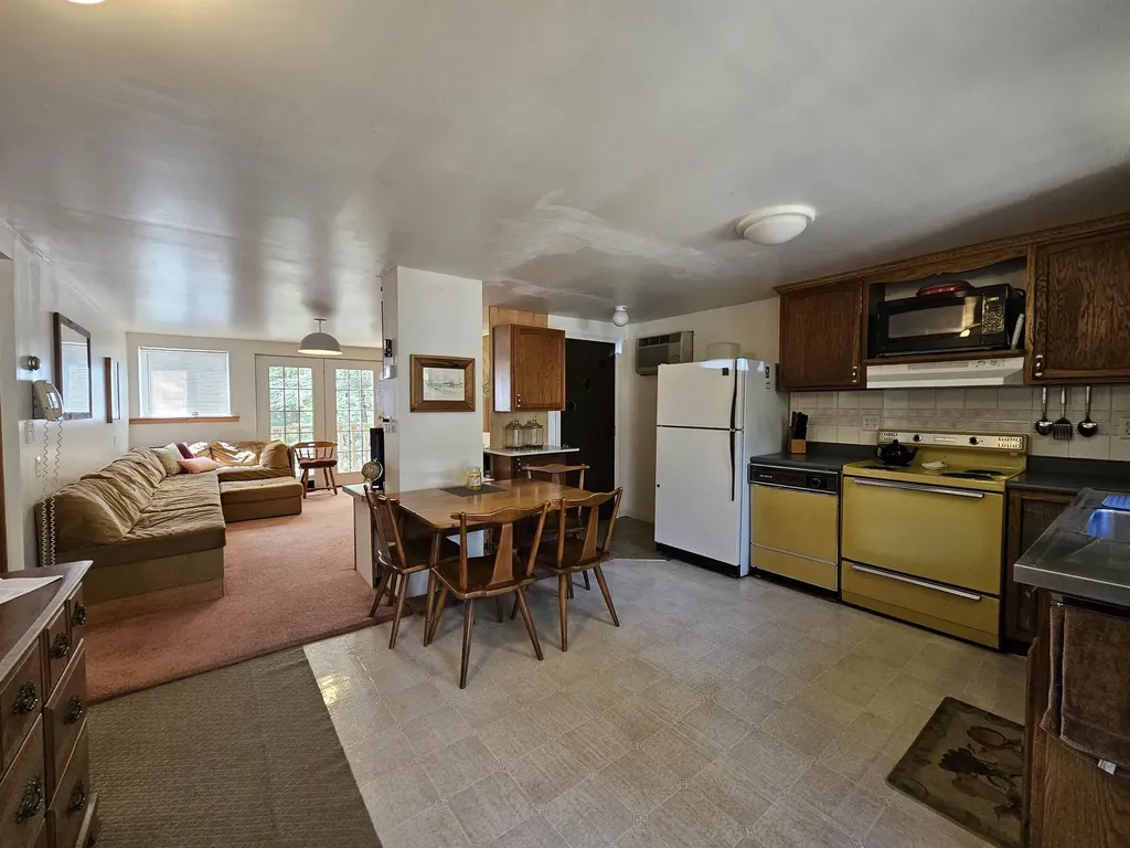 1495 Chester Road Grafton VT 05146