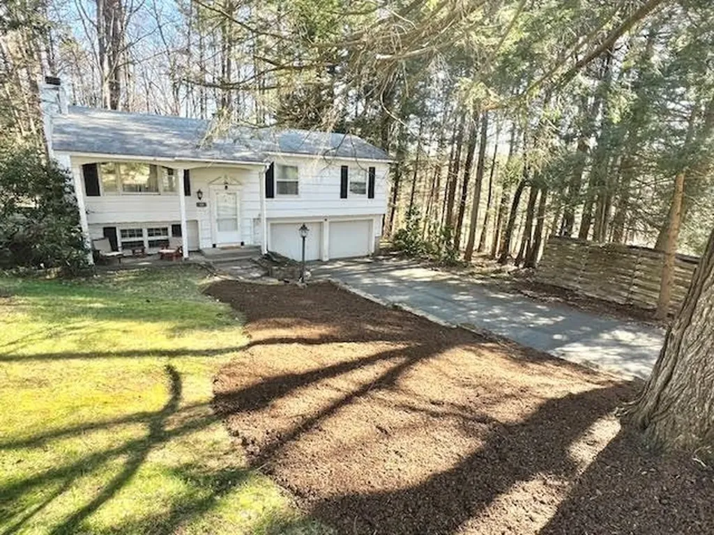 81 Carriage Hill Road Brattleboro VT 05301