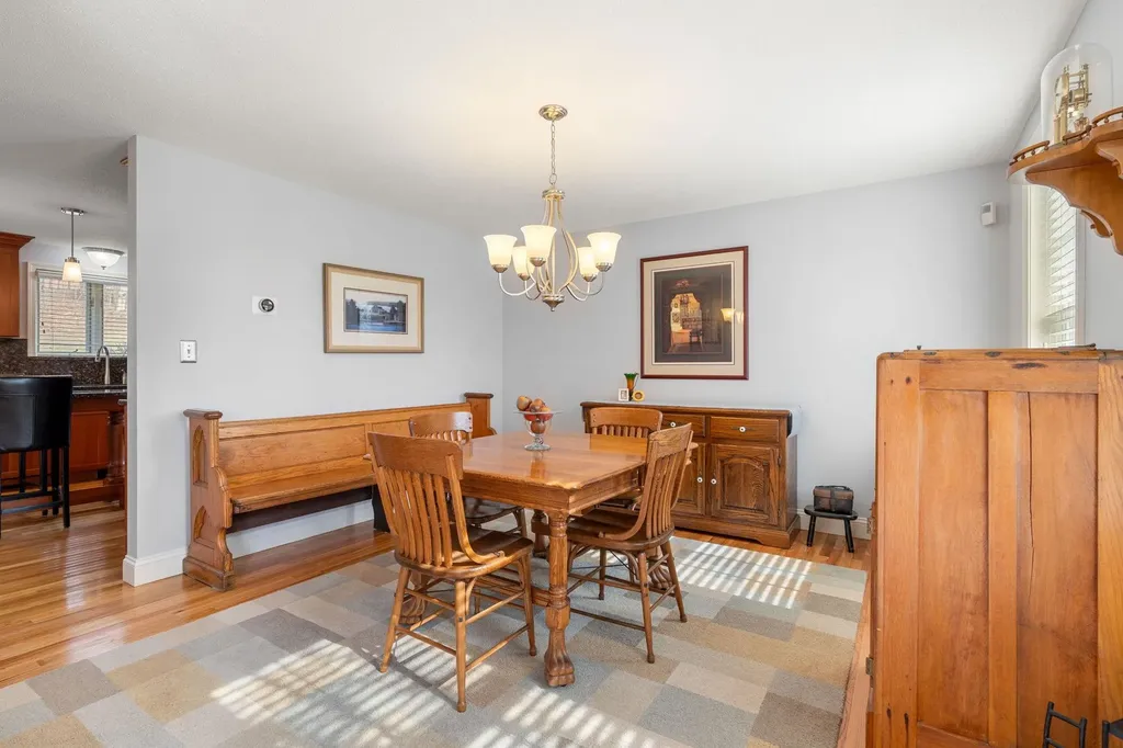 10 Burnsen Avenue Manchester NH 03104