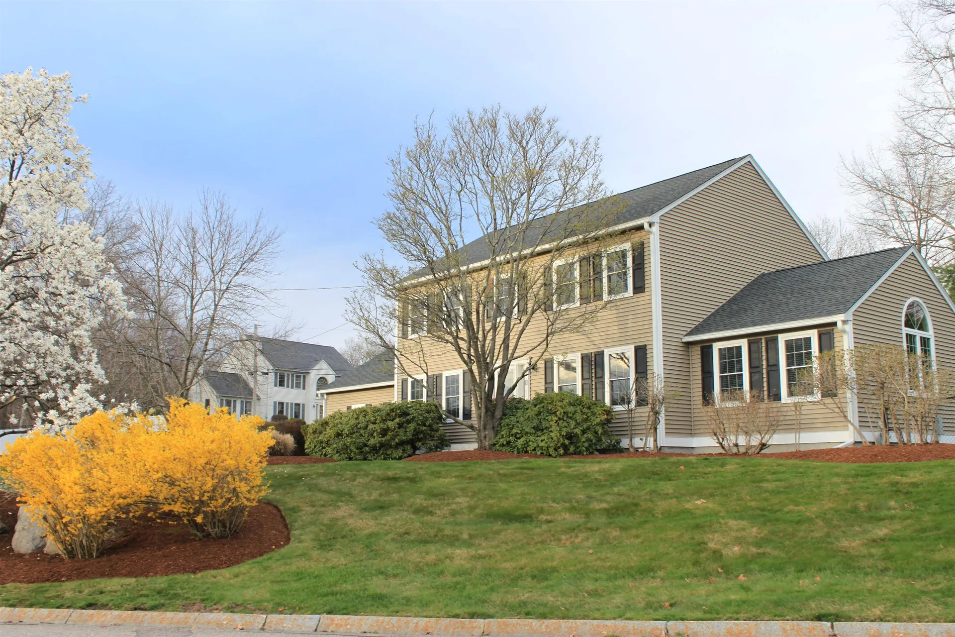 10 Burnsen Avenue Manchester NH 03104