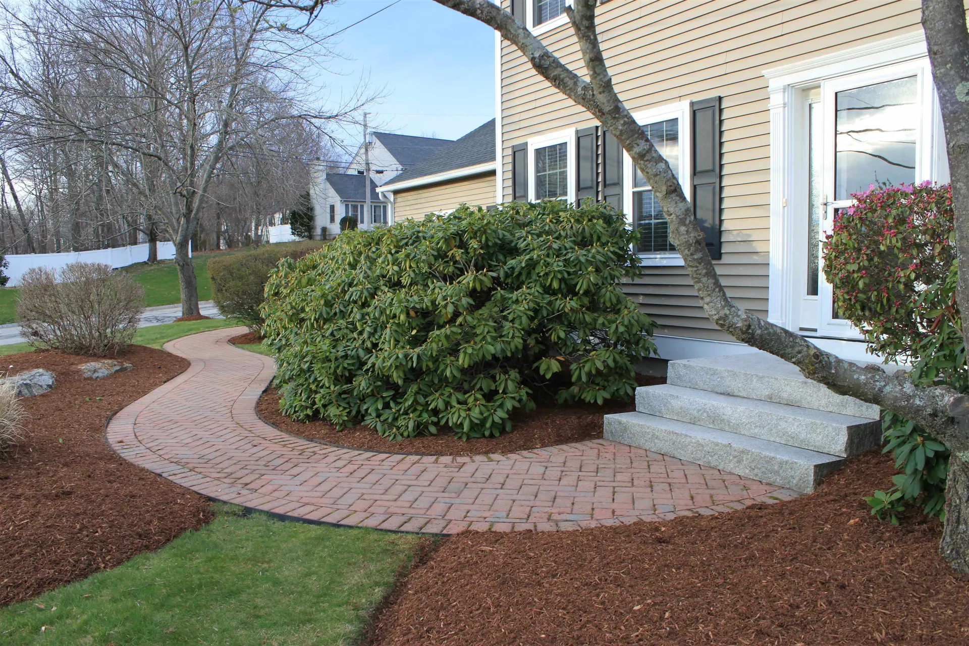 10 Burnsen Avenue Manchester NH 03104