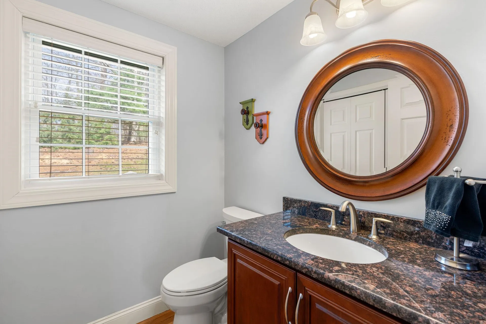 10 Burnsen Avenue Manchester NH 03104