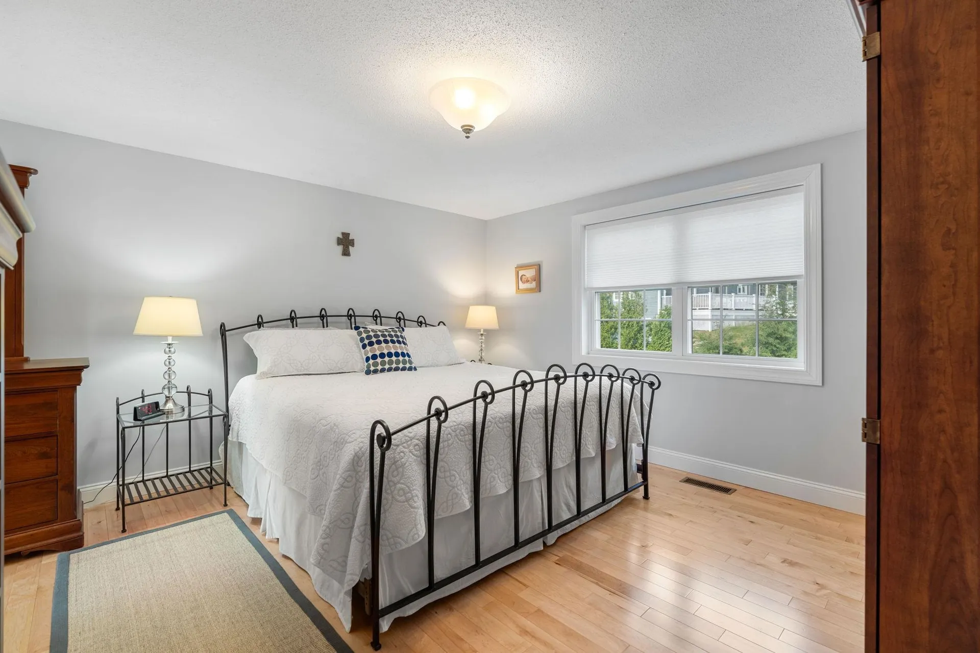 10 Burnsen Avenue Manchester NH 03104