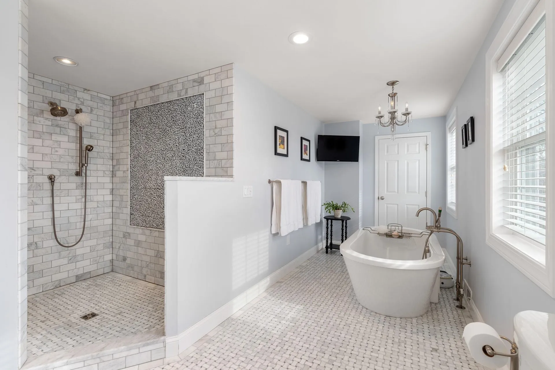 10 Burnsen Avenue Manchester NH 03104