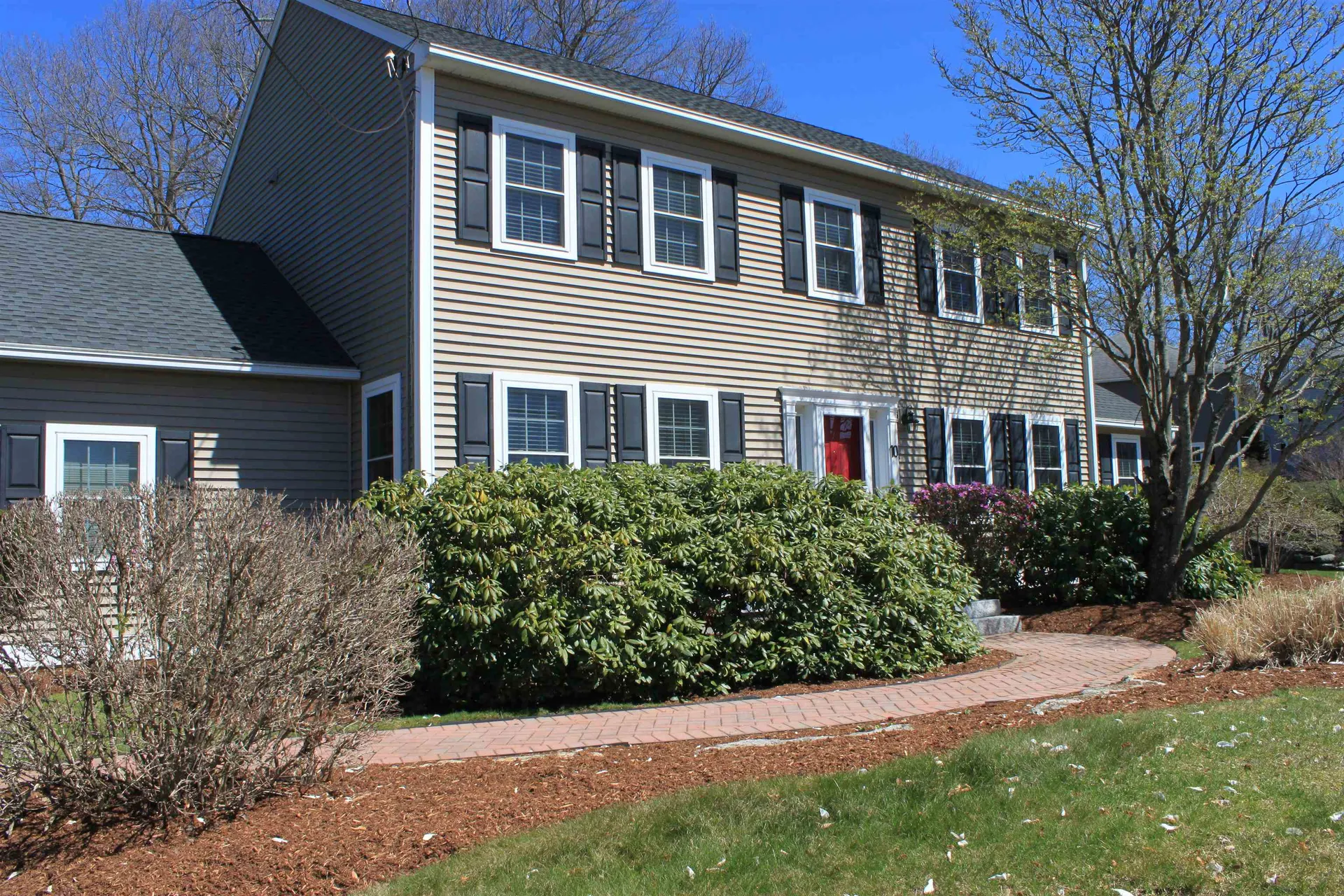 10 Burnsen Avenue Manchester NH 03104