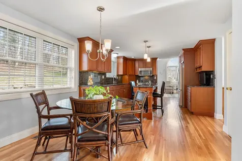 10 Burnsen Avenue Manchester NH 03104