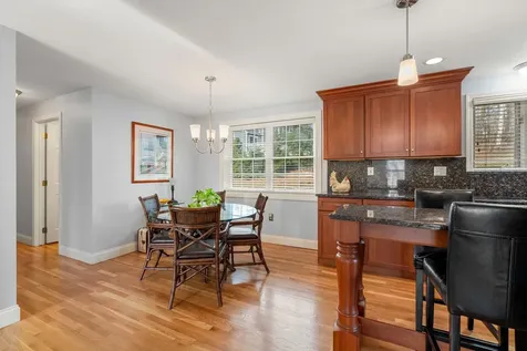 10 Burnsen Avenue Manchester NH 03104