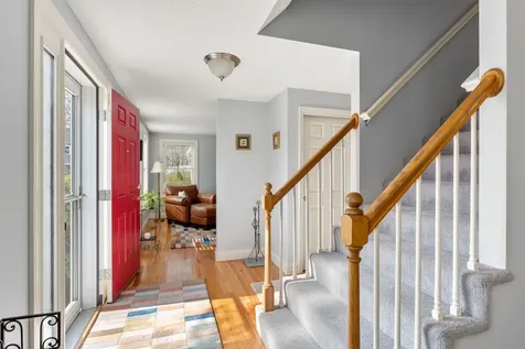 10 Burnsen Avenue Manchester NH 03104