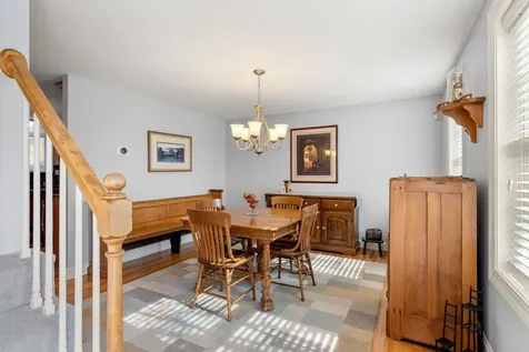 10 Burnsen Avenue Manchester NH 03104