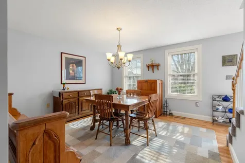 10 Burnsen Avenue Manchester NH 03104