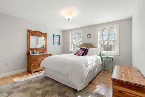 10 Burnsen Avenue Manchester NH 03104
