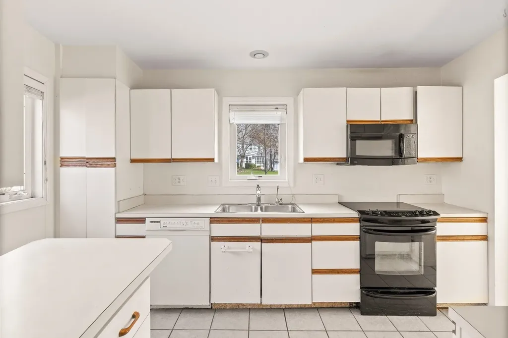 71 Cumberland Road Burlington VT 05401