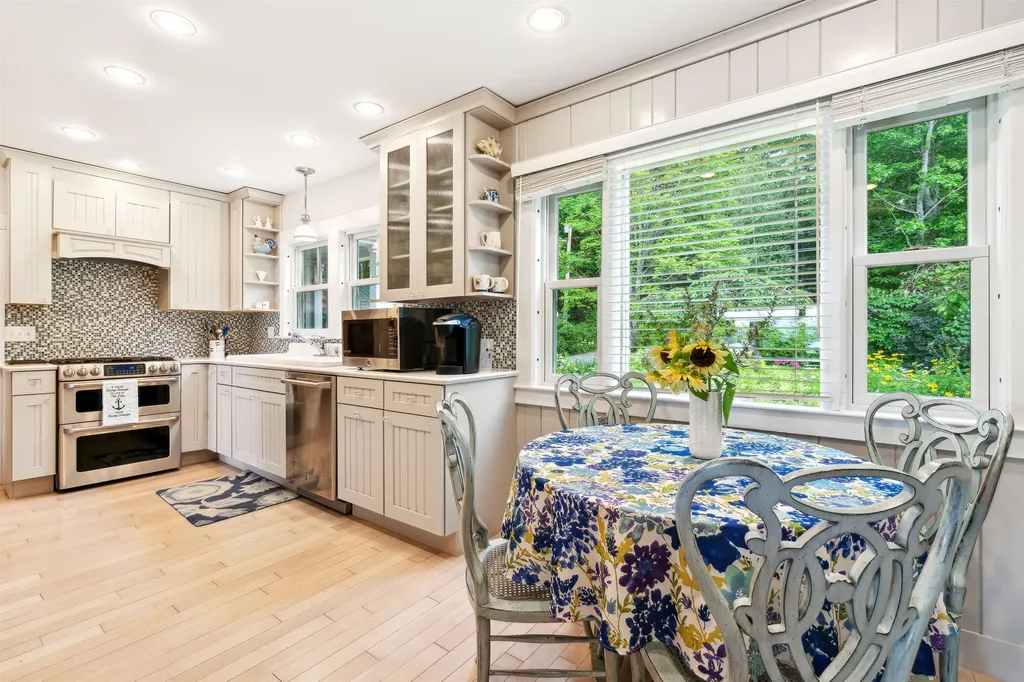 496 Shaker Boulevard Enfield NH 03748