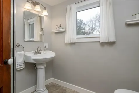 44 Pleasant Street Goffstown NH 03045