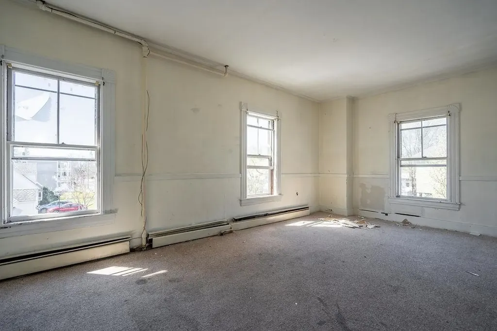 151 Ray Street Manchester NH 03104
