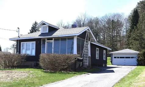 34 Gifford Road Hartford VT 05001