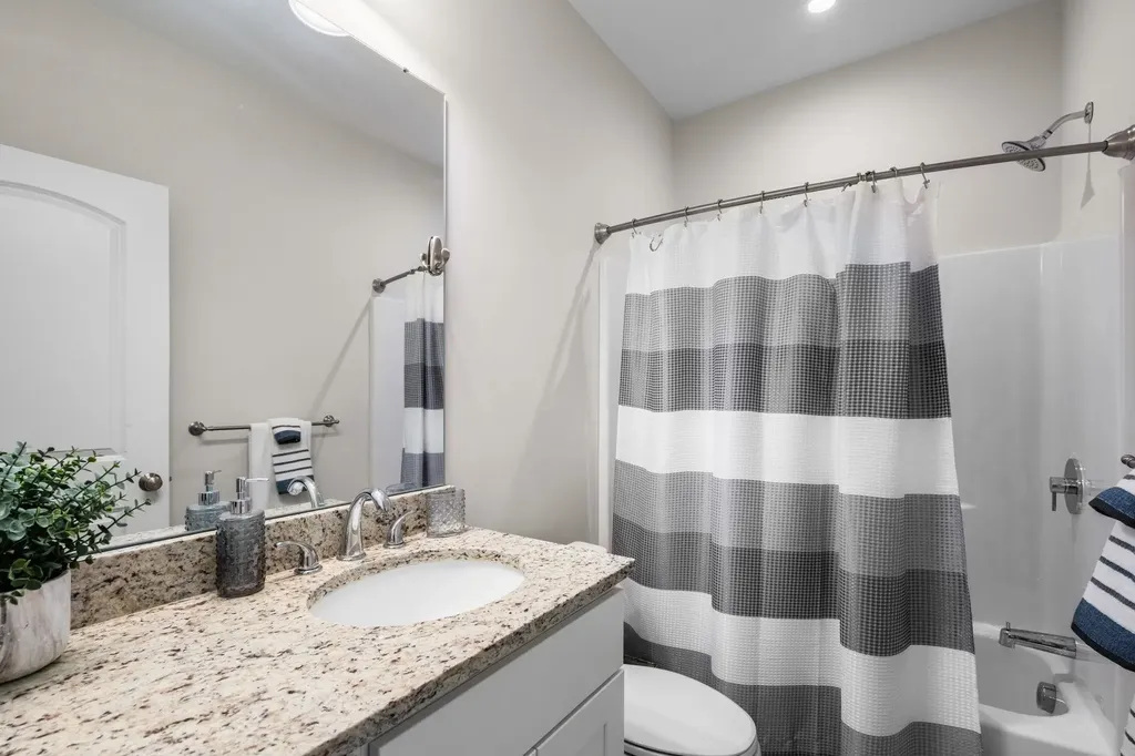 9 Milano Way Salem NH 03079