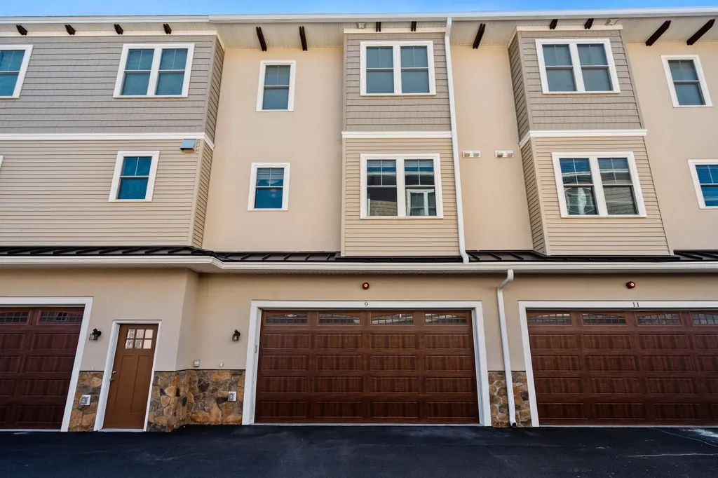 9 Milano Way Salem NH 03079