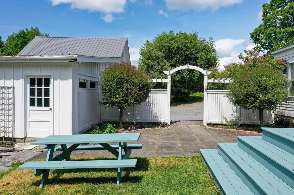2672 Weybridge Road Weybridge VT 05753