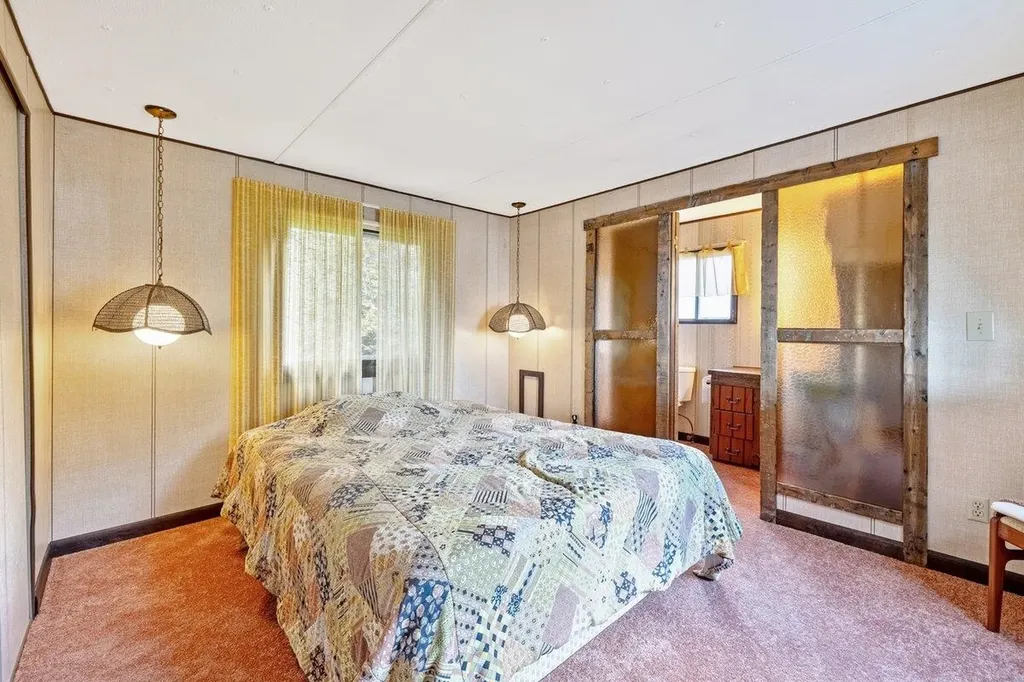 368 Jordan Point Road Isle La Motte VT 05463
