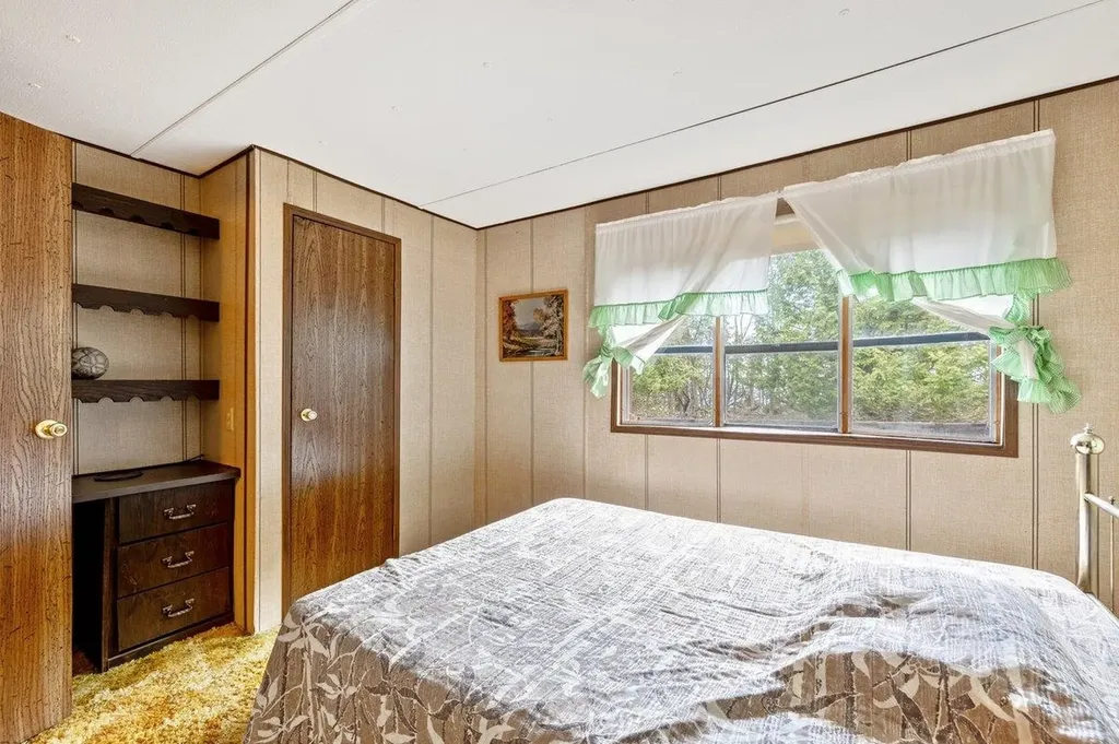 368 Jordan Point Road Isle La Motte VT 05463