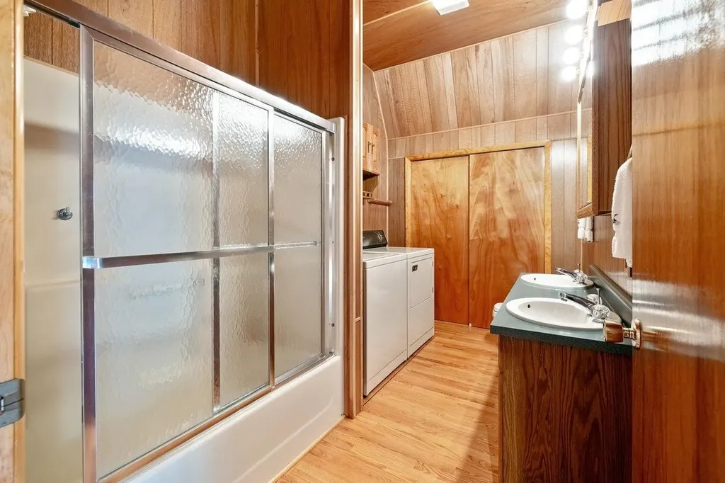 368 Jordan Point Road Isle La Motte VT 05463