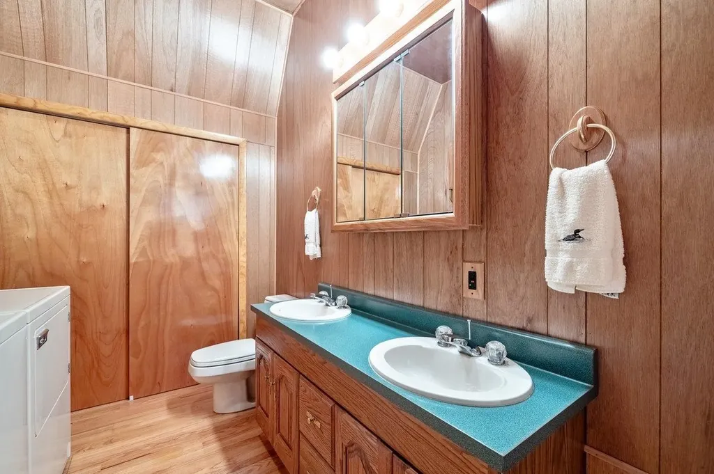 368 Jordan Point Road Isle La Motte VT 05463