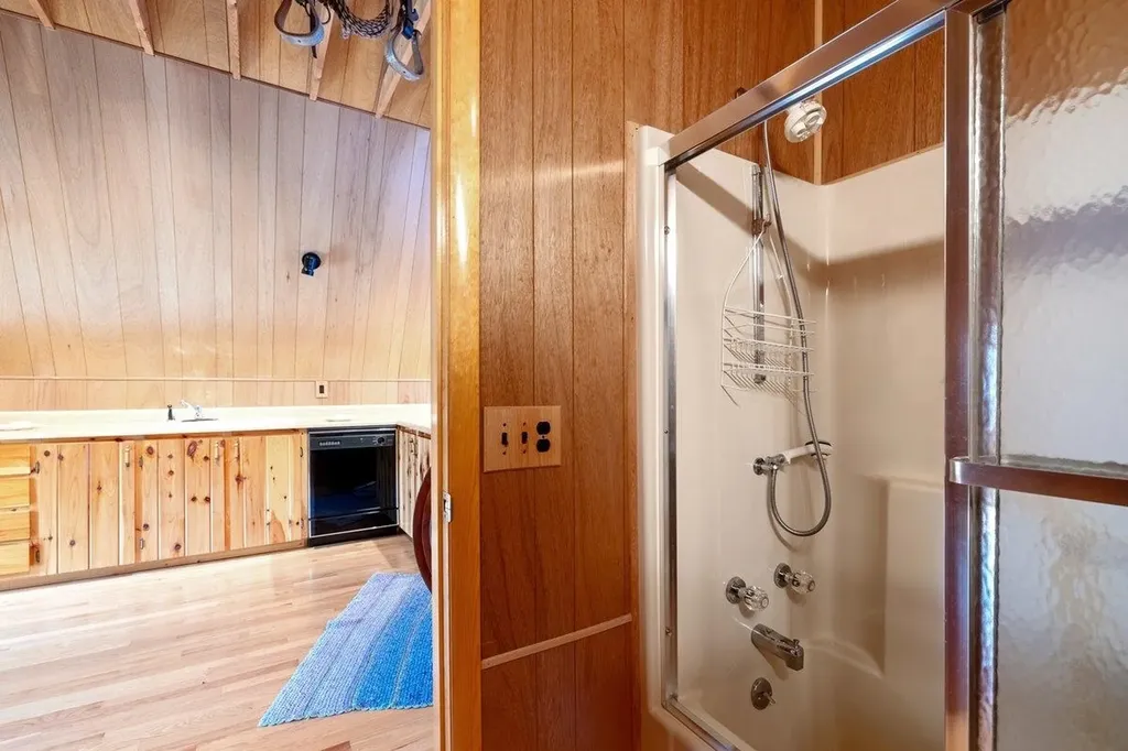 368 Jordan Point Road Isle La Motte VT 05463