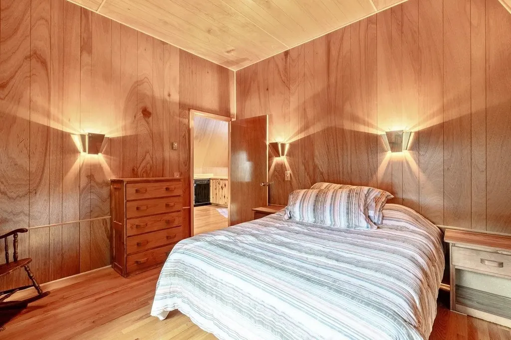368 Jordan Point Road Isle La Motte VT 05463