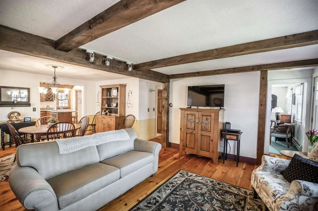 405 Deerpath Lane Pembroke NH 03275