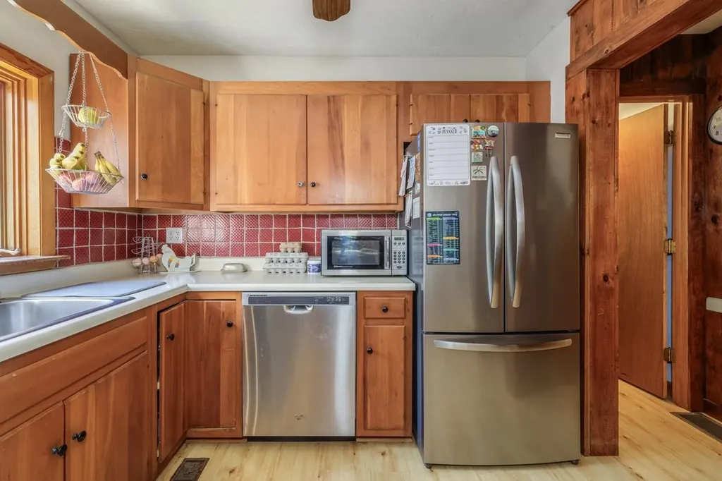 108 Couchtown Road Warner NH 03278