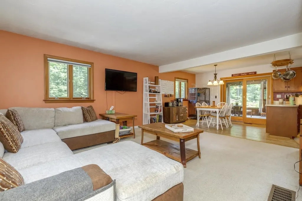 108 Couchtown Road Warner NH 03278