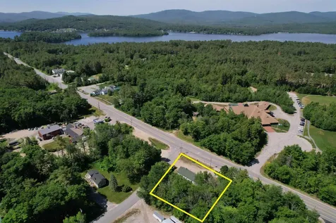 442 Mayhew Turnpike Bridgewater NH 03222