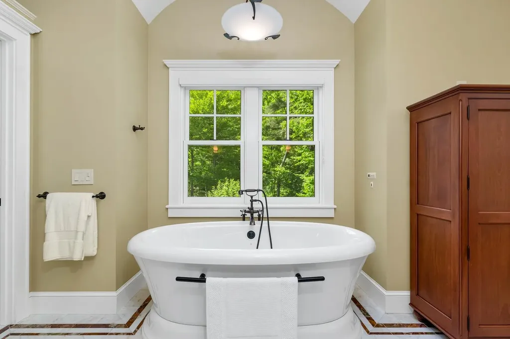 95 Bears Nest Trail Moultonborough NH 03254