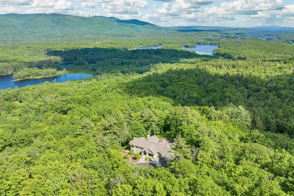 95 Bears Nest Trail Moultonborough NH 03254