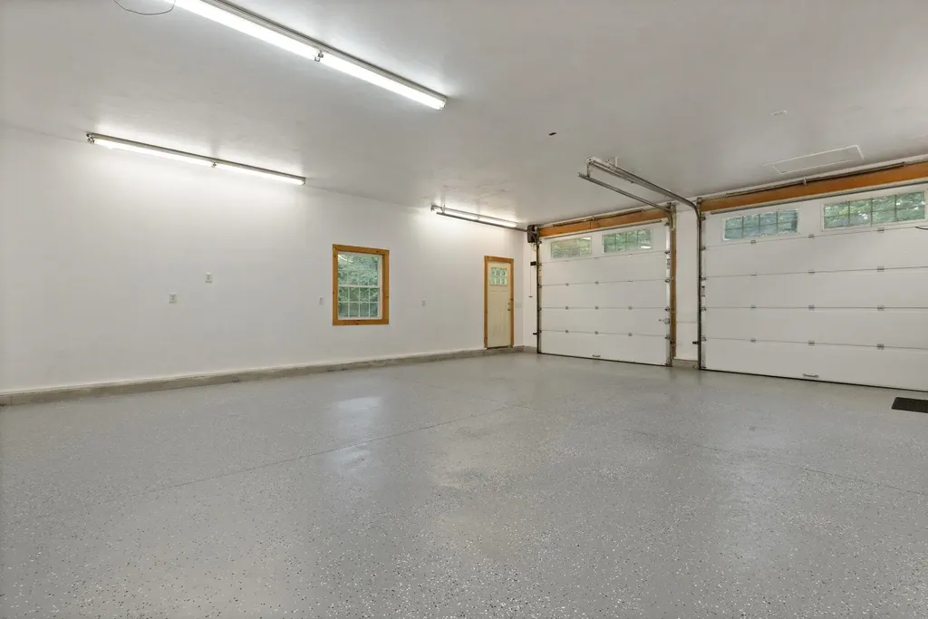 17 Nakomo Drive Litchfield NH 03052-2418