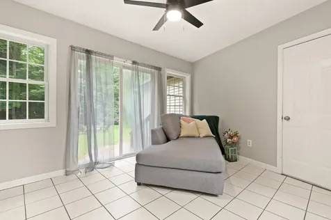 17 Nakomo Drive Litchfield NH 03052-2418