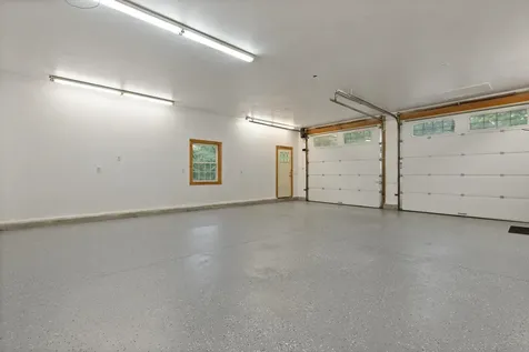 17 Nakomo Drive Litchfield NH 03052-2418